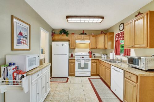 171 26 Ave, Boynton Beach FL 33435-7627 exterior