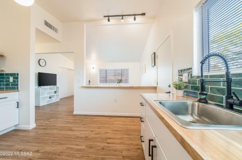 3201 Cherry Ave, Tucson AZ  85719-2219 exterior