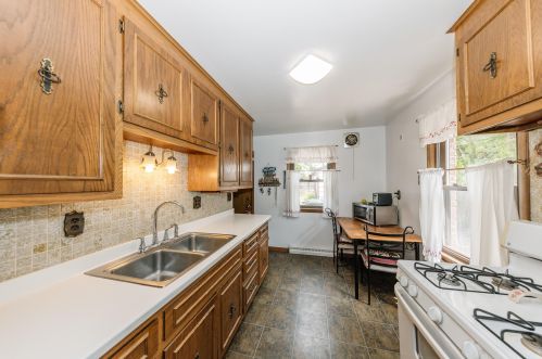 8930 Lincoln Ave, Milwaukee WI 53207-1711 exterior