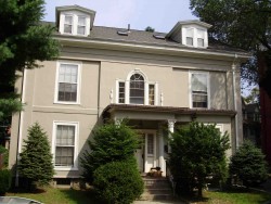 146 Jewett St, Newton, MA 02458-1526
