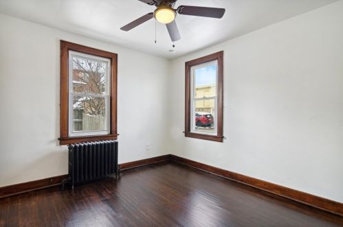 1614 Aurelius St, Pittsburgh PA 15218-2320 exterior