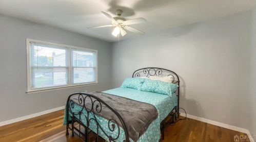 295 Mckinley Ave, Edison NJ 08820-1623 exterior