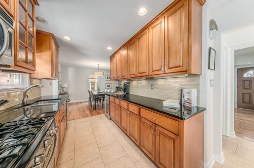 185 87 St, Milwaukee WI 53227-1717 exterior