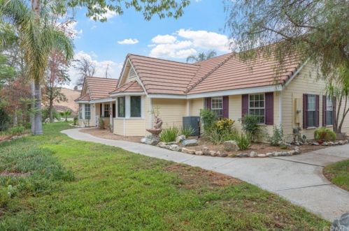 38325 De Portola Rd, Temecula CA 92592-8984 exterior