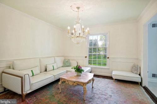 8430 Brk Rd, Mc Lean VA 22102-1703 exterior