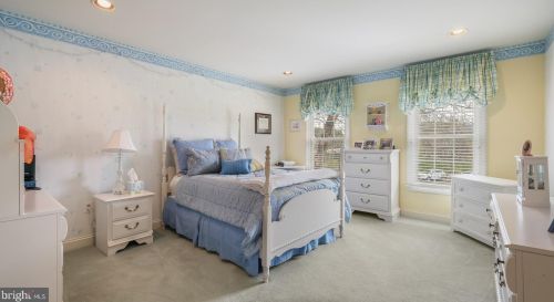 2706 Dillon Dr, Jamison PA 18929-1259 exterior