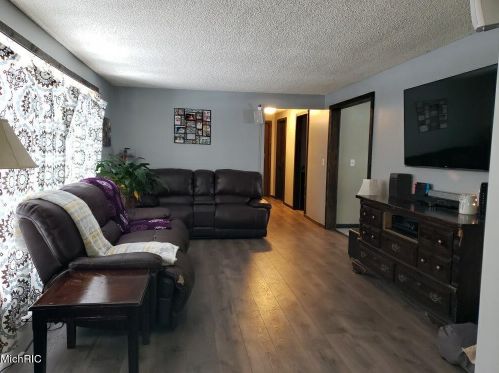 3638 Sheridan Dr, Meskegon MI 49444-4151 exterior