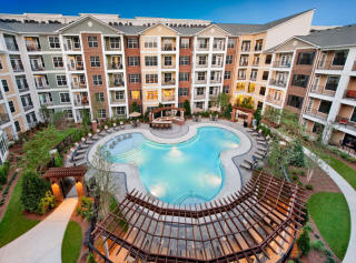 9000 Beaver Creek Rd, Alpharetta GA  30022-8301 exterior