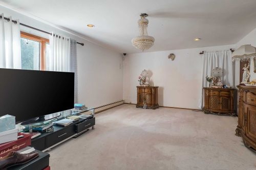 280 Half Hollow Rd, Huntington Station NY 11746-6326 exterior