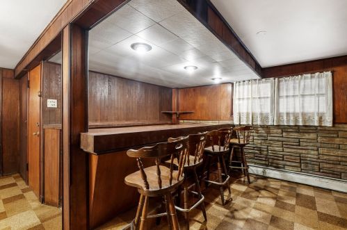 5655 Kenneth Ave, Chicago IL 60646-5907 exterior