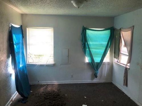 3217 Alaska Ave, Dallas TX 75216-4304 exterior