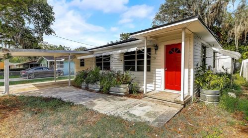 8305 Greenwood Ave, Tampa, FL 33617-6805