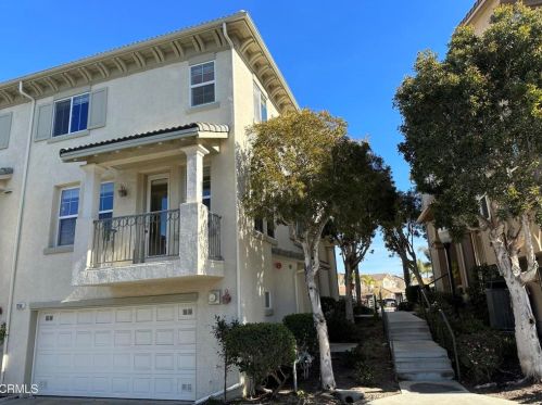 1350 Bayside Cir, Oxnard CA  93035-2148 exterior