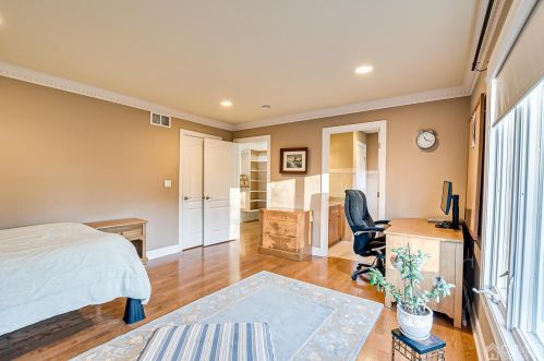 21 Southfield Rd, Edison NJ 08820-3141 exterior