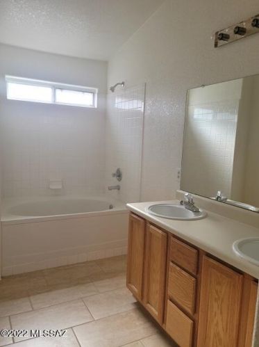 10211 Paseo Juan Tabo, Tucson AZ  85747-5260 exterior