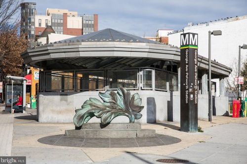 811 Upshur St, Washington DC  20011-5836 exterior