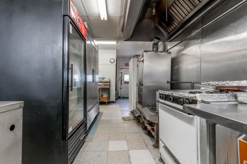 1435 Forest Ave, Portland ME 04103-3385 exterior