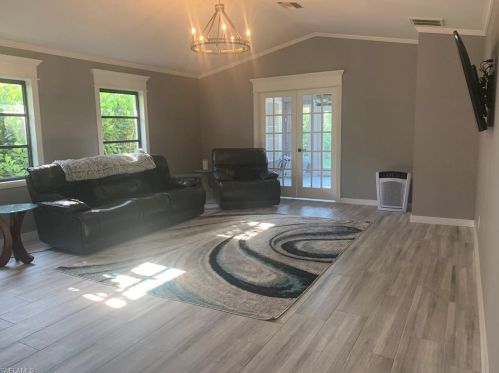 754 105 Ave, Naples FL 34108-1842 exterior