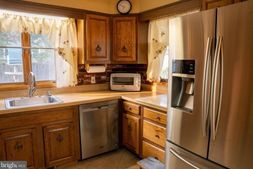 406 Eugenia Ave, Glen Burnie MD 21061-2652 exterior