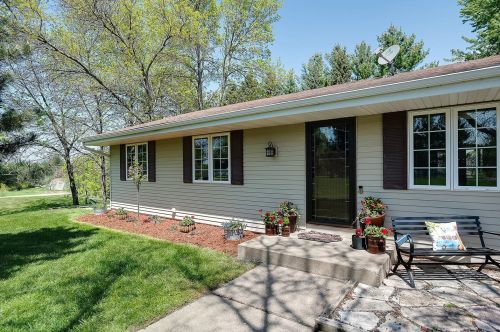 990 County Road 92, Maple Plain, MN 55359-9577