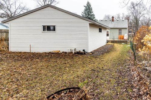 690 Glenbrook Ave, Saint Paul MN 55128-7405 exterior