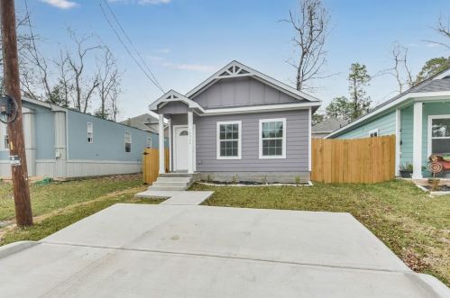 830 Palmdate, Montgomery TX  77316-2961 exterior