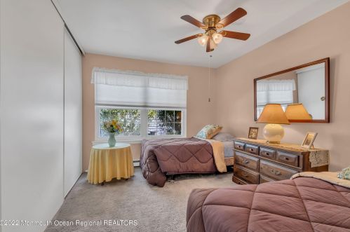 8 Gladstone Ave, Lakehurst NJ 08759-6625 exterior