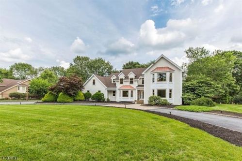 2 Castle Ct, Dover NJ  07869-2023 exterior