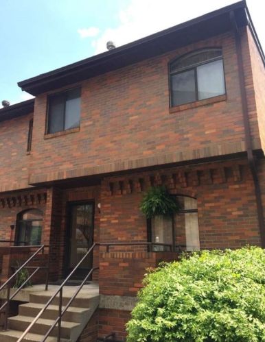 3242 Niagara Sq, Pittsburgh, PA 15213-4277