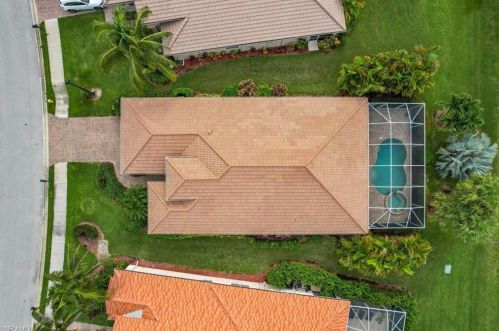 14393 Manchester Dr, Naples FL 34114-8657 exterior