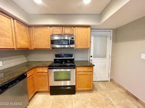 6201 Pomona Rd, Tucson AZ  85704-1061 exterior