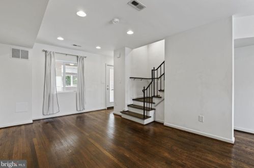 218 33rd St, Washington DC  20019-1306 exterior