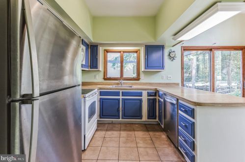 29 Dogwood Ln, Chester PA 19014-1210 exterior