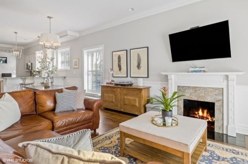 2501 Racine Ave, Chicago IL 60614-2113 exterior