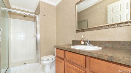 16855 Dover Dr, Northville MI 48168-6505 exterior