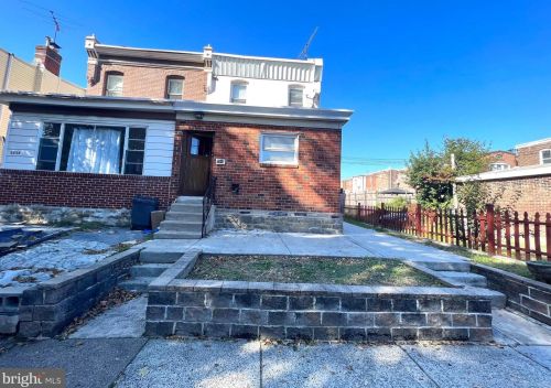 7040 Erdrick St, Philadelphia PA 19135-1012 exterior