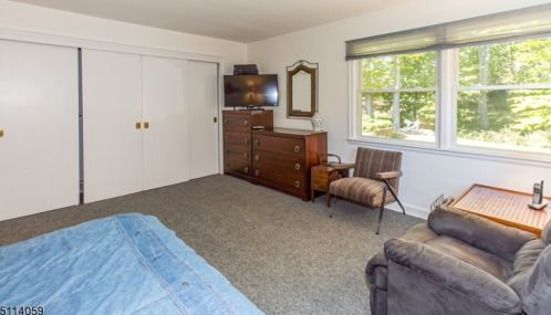 1490 Fox Trl, Mountainside NJ 07092-1301 exterior