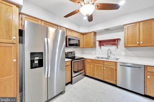 3223 Pinewyn Cir, Lancaster PA exterior