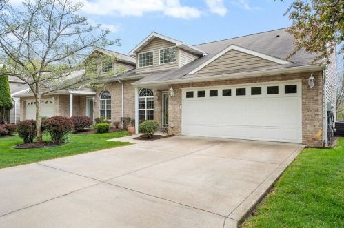 523 Newport Dr, Pittsburgh, PA 15235-3229