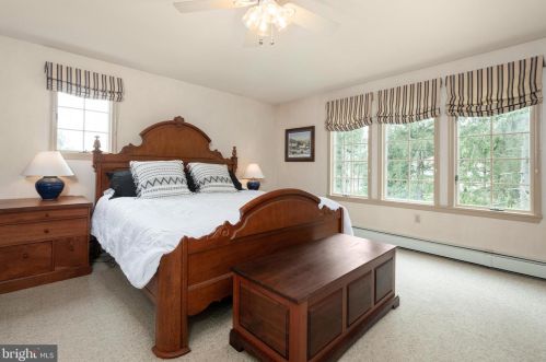 144 Devonshire Dr, Stroudsburg PA  18360-8829 exterior