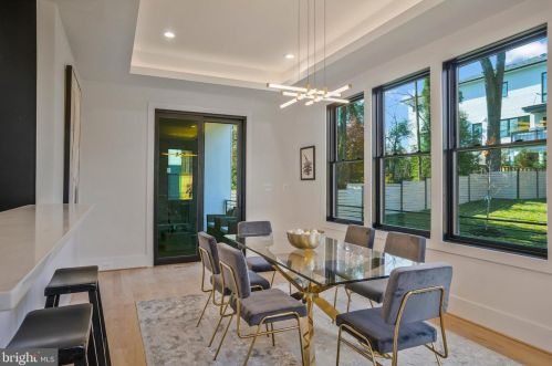 1520 Brookhaven Dr, Mc Lean VA  22101-4127 exterior