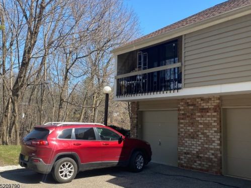 2 Westway, Clinton, NJ 08809-1143