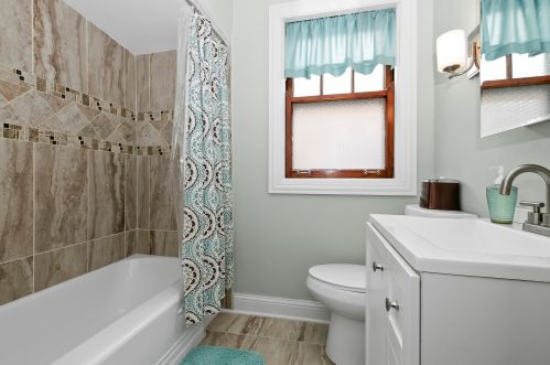 10025 Claremont Ave, Chicago IL 60643-1921 exterior