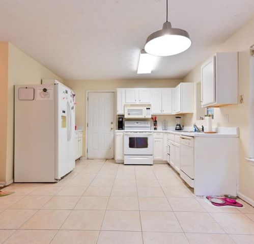 7254 Bridgeport Ct, Austell GA 30168-6140 exterior