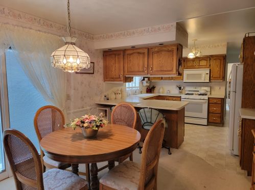 3304 Glenside Blvd, Meskegon MI 49441-6206 exterior