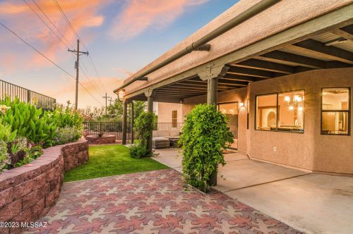 7015 Camino De Los Caballos, Tucson AZ 85743-9689 exterior