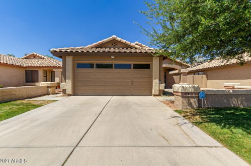 74 Crestview St, Chandler, AZ 85226-3579