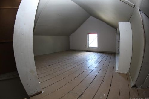 135 Autumn St, Manchester CT  06040-5519 exterior