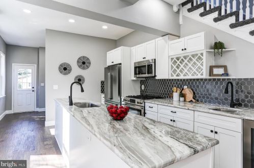 30 Race Ave, Lancaster PA 17603-3149 exterior