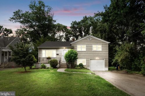 55 Gedney Rd, Trenton, NJ 08648-3918